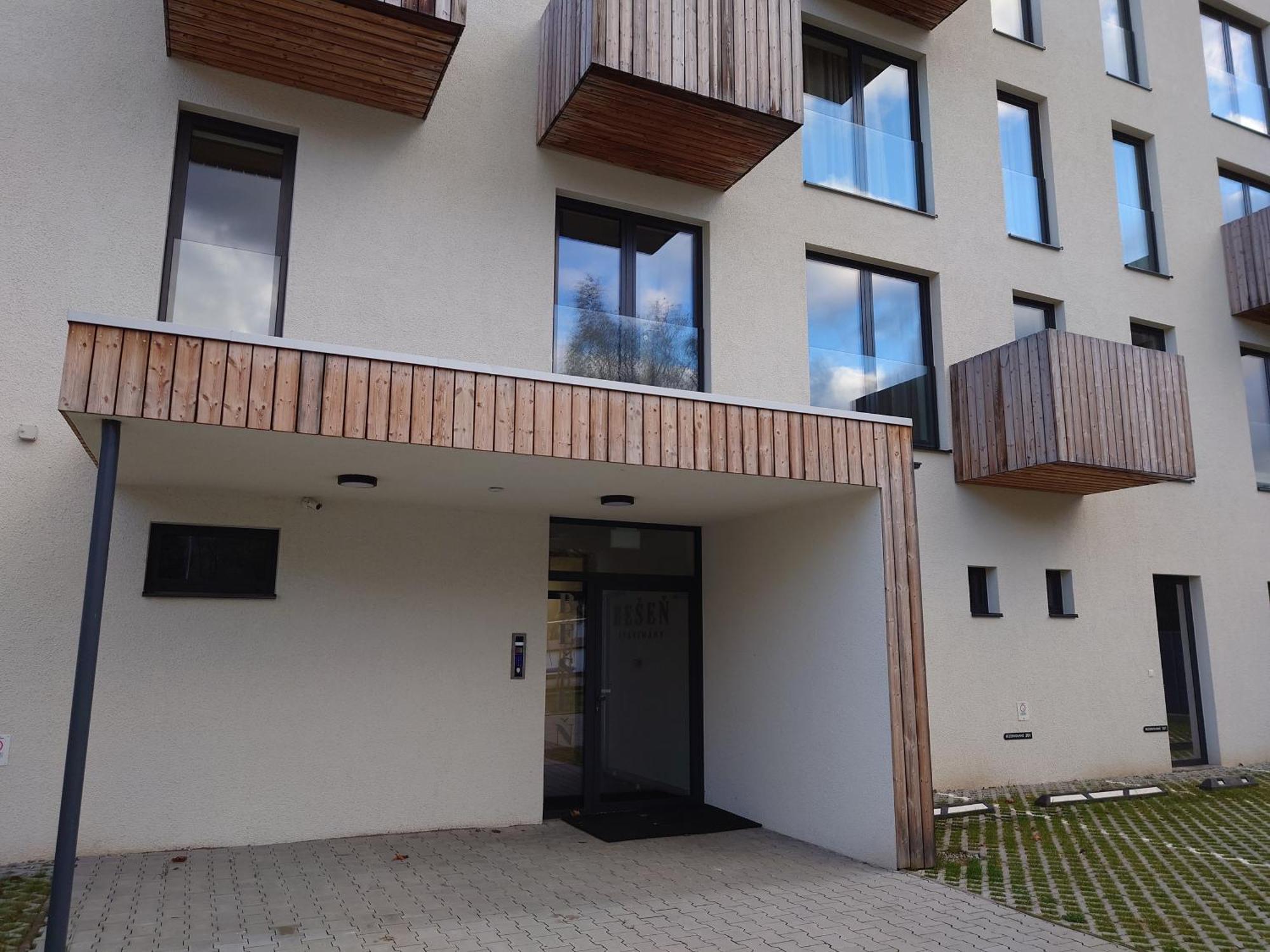 Apartman Nad Riekou Besenova Exterior photo